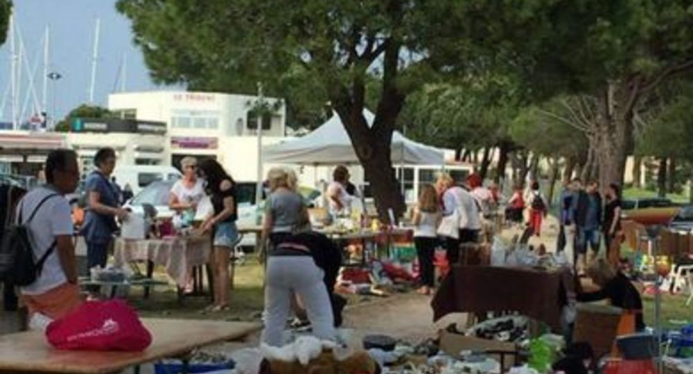 Vide grenier ALPC2_Le Grau-du-Roi