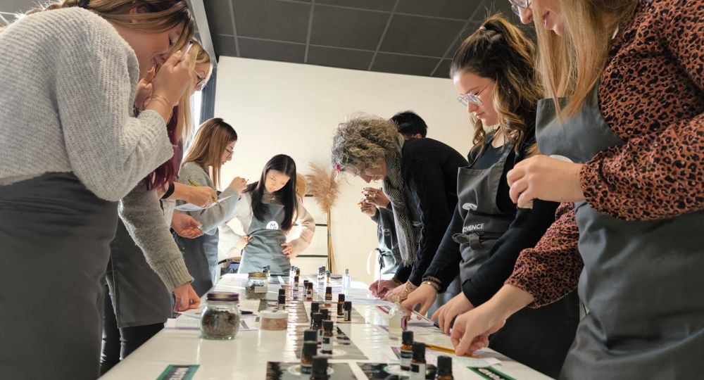 Atelier création parfum naturel - Mas en Provence_Bellegarde