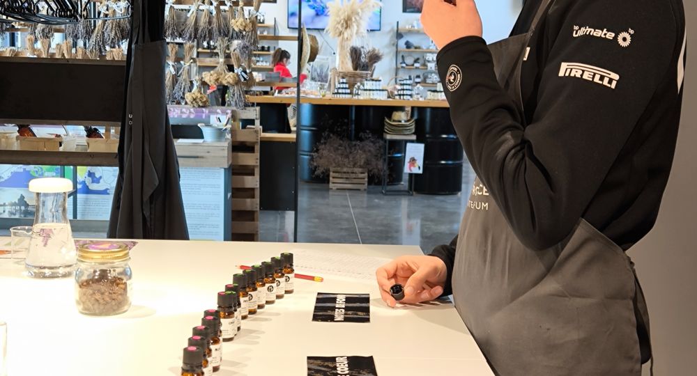 Atelier création parfum naturel - Mas en Provence_Bellegarde