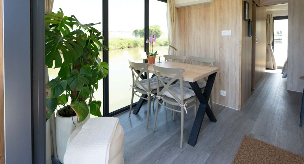 Houseboat Camargue_Saint-Gilles