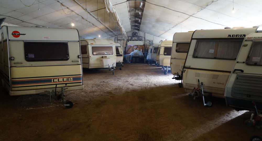 Le Mas de Linde : Gardiennage de Caravanes