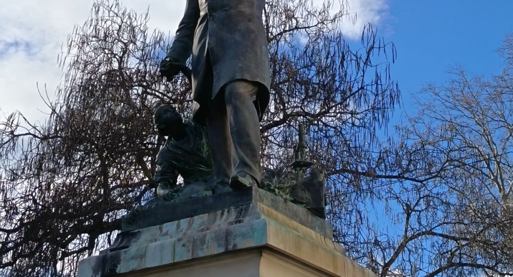 La Statue de Louis Pasteur à Alès_Alès