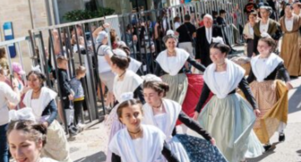 Féria d'Alès - Défilé après la Messe provençale_Alès