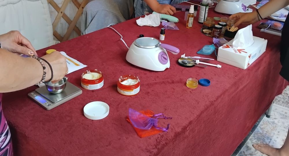 Atelier de création baume à lèvres au miel_Sauve