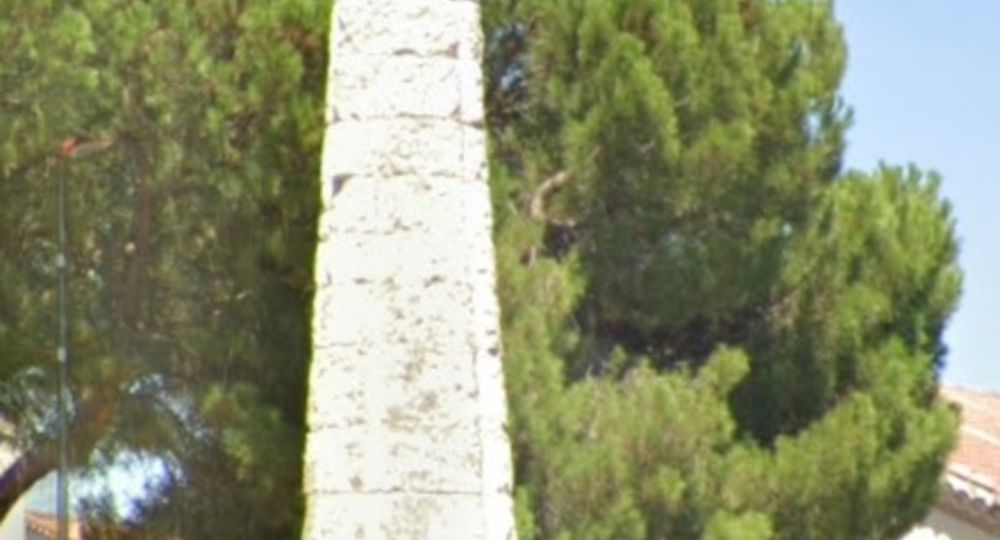 L'Obélisque de St Christol lez Alès (Pyramide)_Saint-Christol-lès-Alès