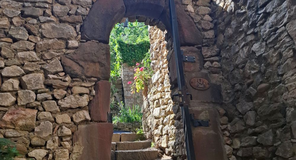 Visite guidée du Castellas et du vieux village de St Victor la Coste_Saint-Victor-la-Coste