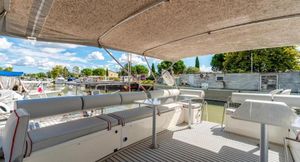 Gîte insolite sur l’eau – Bateau privatisé jusqu'à 7 personnes_Bellegarde