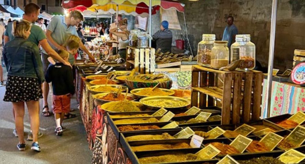 Marché nocturne