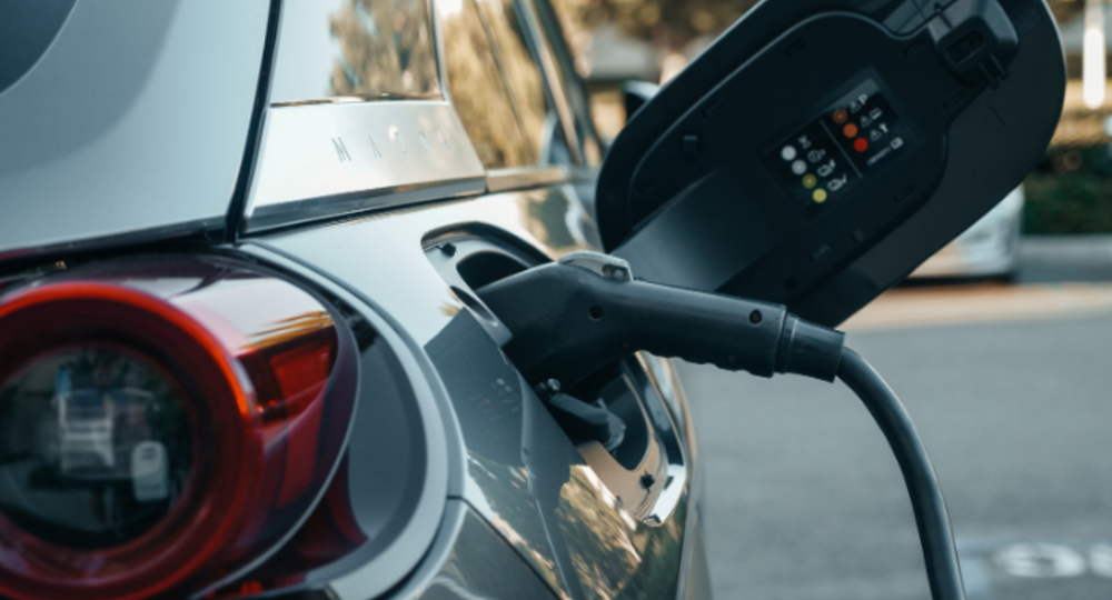 Bornes de recharge électrique - Marie Blachère_Aigues-Mortes