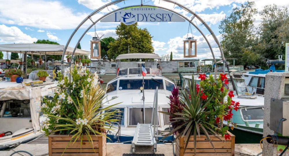 Gîte insolite sur l’eau – Bateau privatisé jusqu'à 7 personnes_Bellegarde