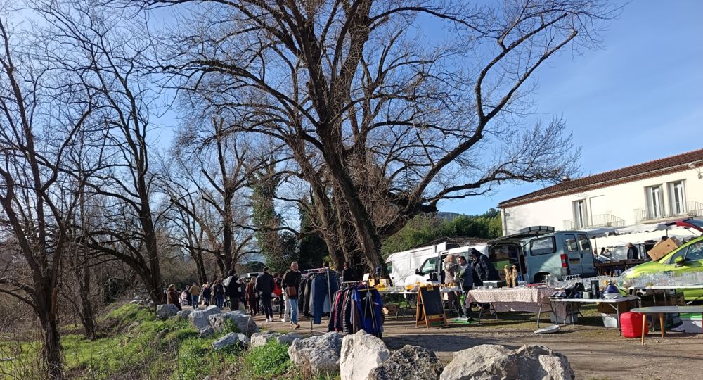 Marché aux puces d'Anduze_Anduze