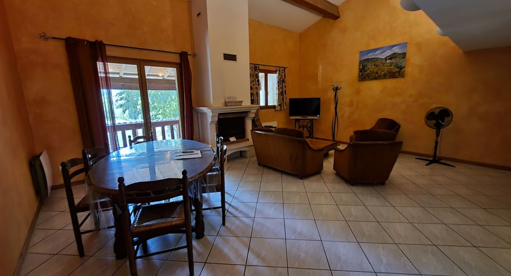 Séjour et salon Gîte Castellas