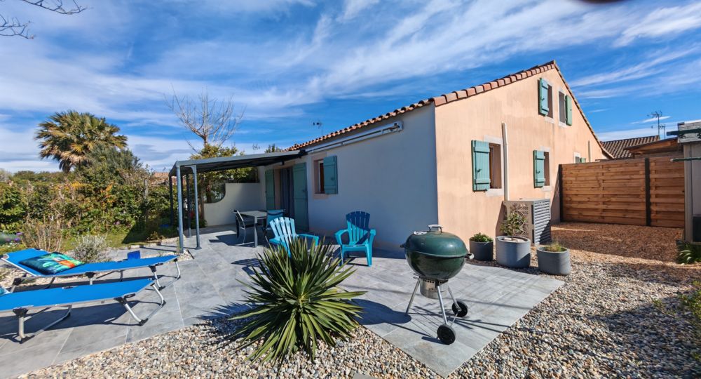 Le Mazet Camarguais Sooksabai_Saint-Laurent-d'Aigouze