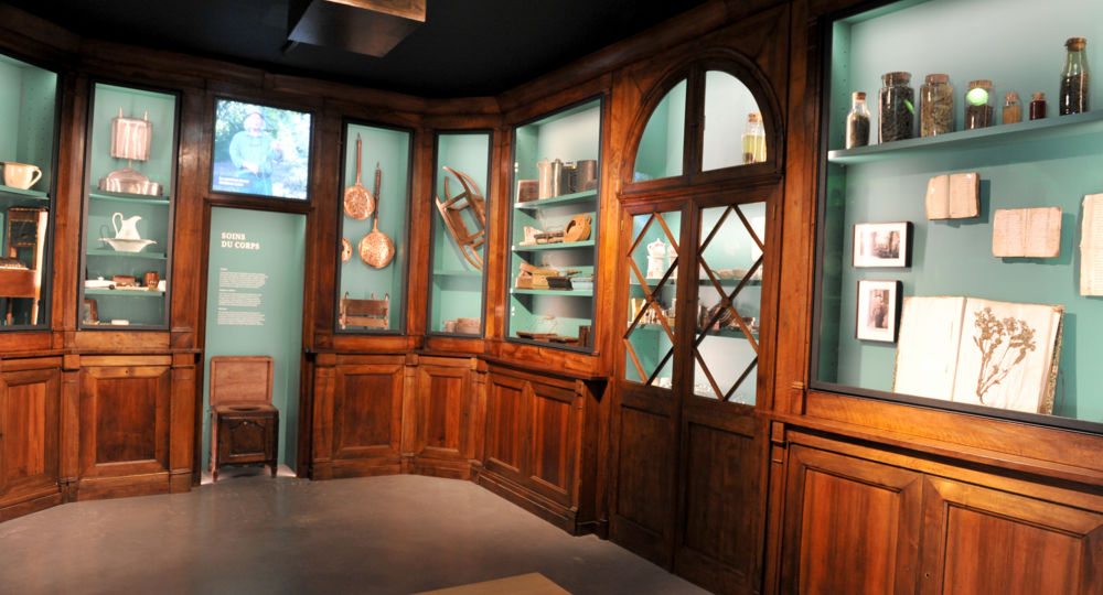 Maison Rouge - La petite pharmacopée familiale_Saint-Jean-du-Gard