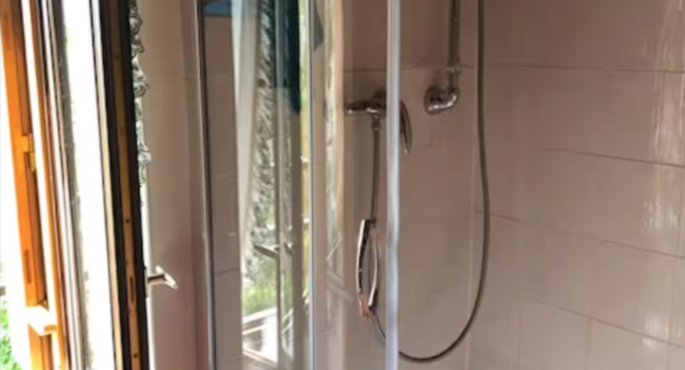 Salle d'Eau lambris & WC séparé