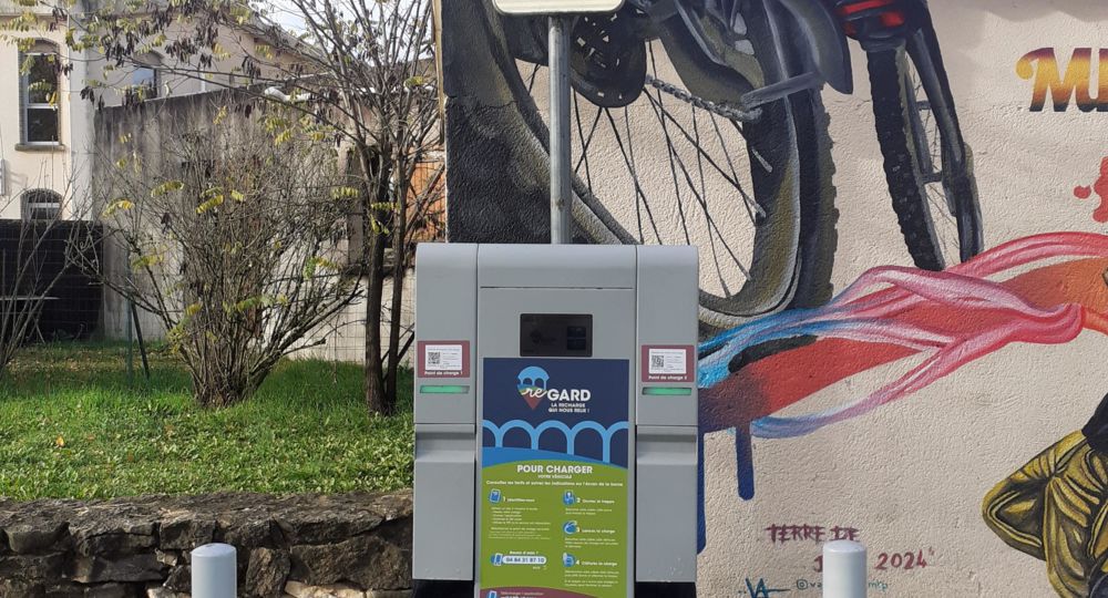 Borne de recharge véhicule électrique_Méjannes-le-Clap