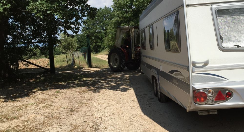 Le Mas de Linde : Gardiennage de Caravanes