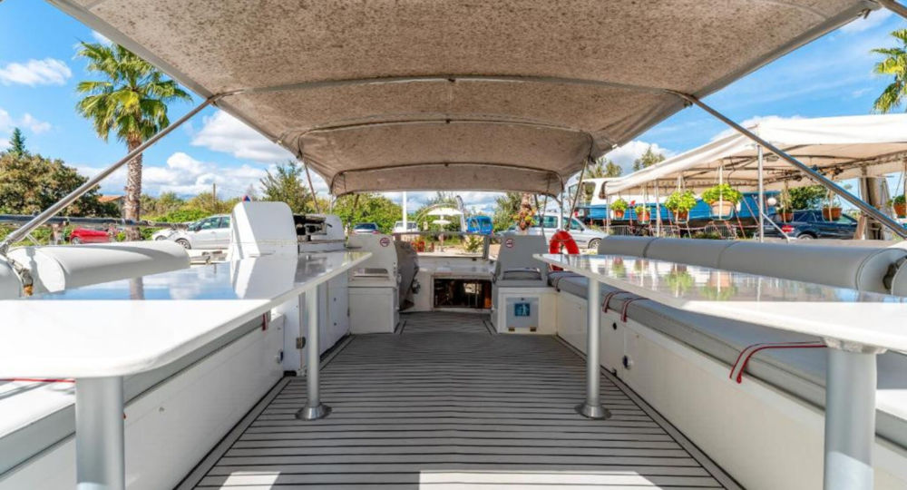 Gîte insolite sur l’eau – Bateau privatisé jusqu'à 7 personnes_Bellegarde