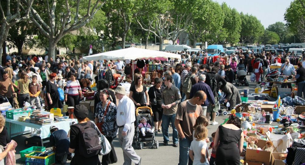 Vide grenier de Villeneuve lez Avignon