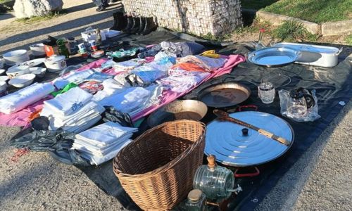 March&eacute;s aux puces de V&eacute;z&eacute;nobres