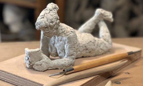 Mazet en famille dans le jardin - Atelier de Sculpture