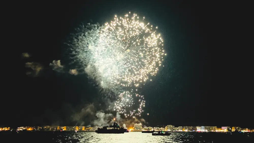 Feu d'artifice et bal