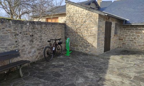 Borne de recharge de v&eacute;lo &eacute;lectrique de Revens