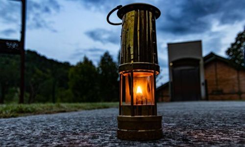 Visites &agrave; la lampe de mine