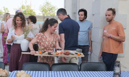&Agrave; la table des gardien(ne)s