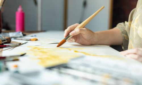 Jeu de peinture collaboratif : les toiles voyageuses