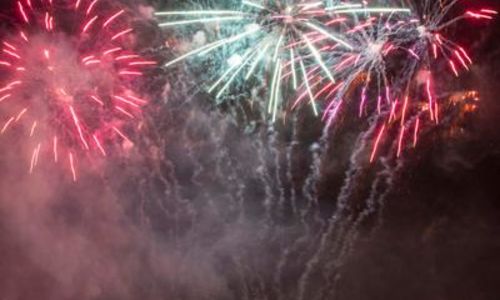 Feu d'artifice et comm&eacute;moration du 14 juillet &agrave; N&icirc;mes