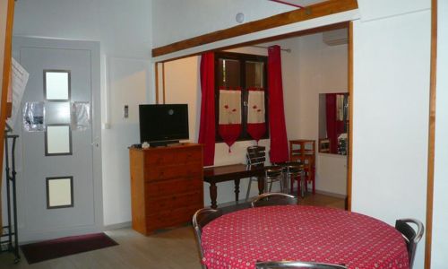 G&icirc;te Studio Rouge