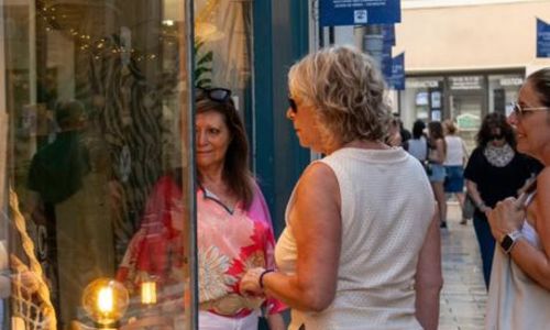 Nocturne des commer&ccedil;ants : Grande braderie de N&icirc;mes