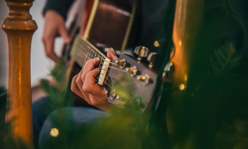 Concert de guitare &agrave; la m&eacute;diath&egrave;que