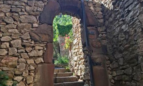 Visite guid&eacute;e du Castellas et du vieux village de St Victor la Coste