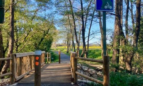 Piste cyclable Uz&egrave;s &ndash; Saint-Quentin-la-Poterie