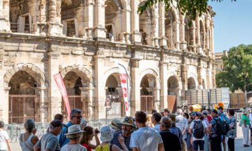 N&icirc;mes au fil des si&egrave;cles