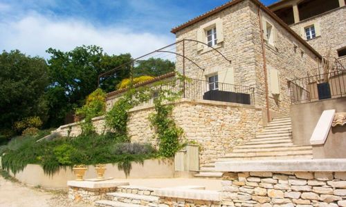 G&icirc;tes Domaine de Coulon : Maison Goudargues