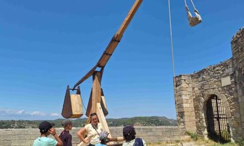 Visite de l'exposition du Fort Saint-Andr&eacute; en famille