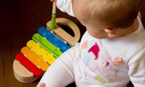 Atelier musique avec b&eacute;b&eacute; avec Am&eacute;lie Chambinaud