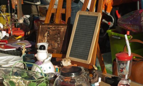 Vide-Greniers dans les Rues