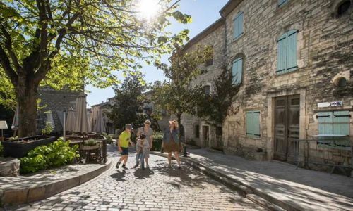 Visite surprise de la cit&eacute;