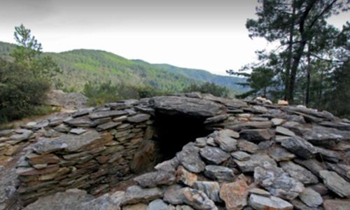 Dolmens et tumulus &agrave; Soustelle