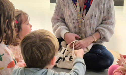 Visite famille 3-5 ans : Promenade chez les dieux