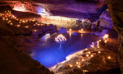 La grotte s'enflamme