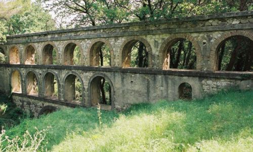 Aqueduc de Balouvi&egrave;re