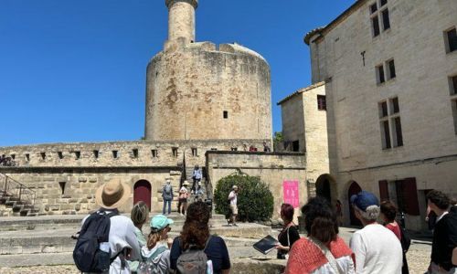 Visite comment&eacute;e de la tour de Constance