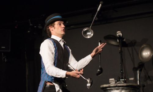 Spectacle "une cuill&egrave;re c'est louche" (cirque)