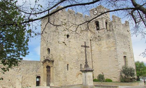 Eglise fortifi&eacute;e de Saint-Laurent-des-Arbres