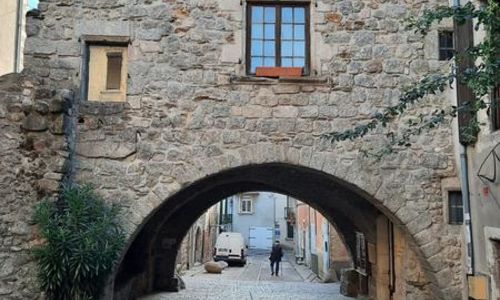 Les anciens remparts de G&eacute;nolhac